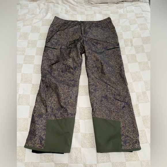 NWOT Patagonia Men's Powder Town Ski Pants in the Lichen Basin Green color 3XL